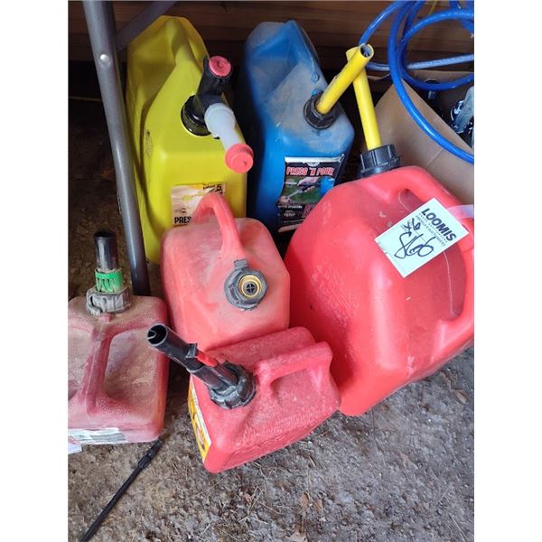 SET OF 6 FUEL AND GAS CANS