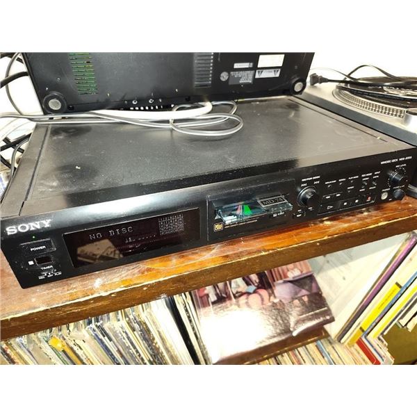 SONY MDS-JE500 MINI DISC DECK IN GOOD CONDITION