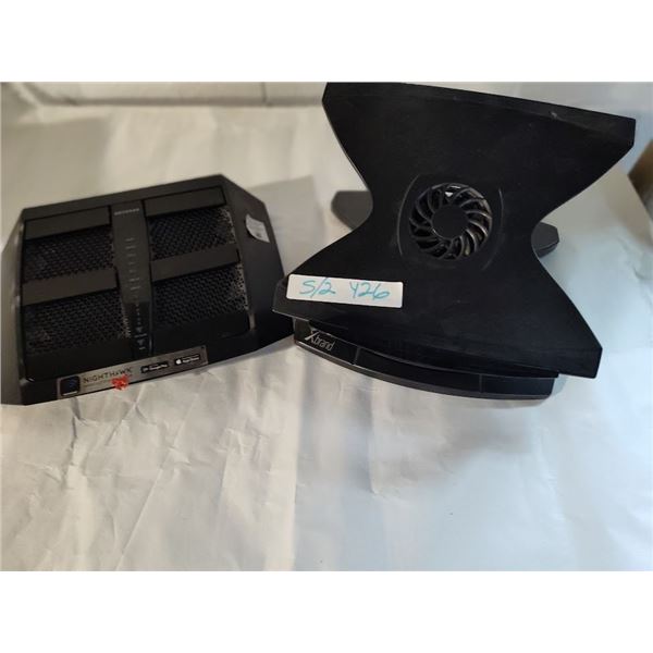 SET OF 2X BRAND STAND AND NIGHTHAWK NETGEAR BUNDLE