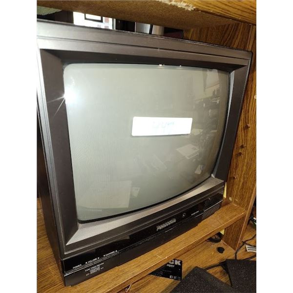 Panasonic color video moniter 13" CT-1384