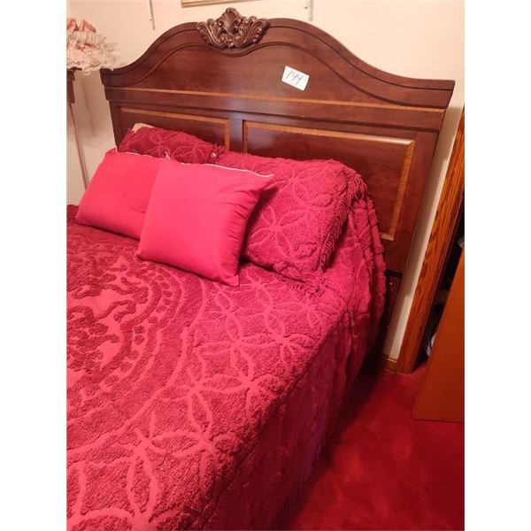 STANDARD BED WITH BEDDING (OPTIONAL/FREE)