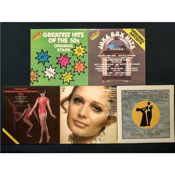 5 VINYL RECORD LOT – 1950s HITS & LOUNGE POP / COMPILATIONS & NOVELTY