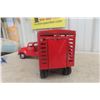 Image 11 : Tonka Livestock Semi Truck & Trailer Pressed Steel, 1950s, 23 1/2"