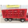 Image 3 : Tonka Livestock Semi Truck & Trailer Pressed Steel, 1950s, 23 1/2"