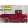 Image 11 : Buddy L T-Reproductions Red Baby International Express Truck Replica of 1929, 24 1/2" Long, Limited