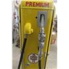 Image 21 : Gilbarco Calco-Meter Gas Pump White Rose 1940s Or 1950s With Reproduction Globe - Professionally Re
