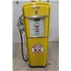 Image 2 : Gilbarco Calco-Meter Gas Pump White Rose 1940s Or 1950s With Reproduction Globe - Professionally Re