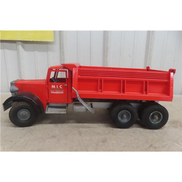 Smith-Miller Hydraulic Dump Truck Die Cast Steel 1950s 17" Long