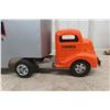 Image 2 : Smith-Miller Lyon Van Lines Truck & Trailer Pressed Steel, 1950s, 20"