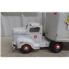 Image 13 : Otaco Minnitoy Heinz 57 Pickle Pressed Steel Truck And Trailer 1940s Or 1950s 28"