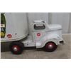 Image 2 : Otaco Minnitoy Heinz 57 Pickle Pressed Steel Truck And Trailer 1940s Or 1950s 28"