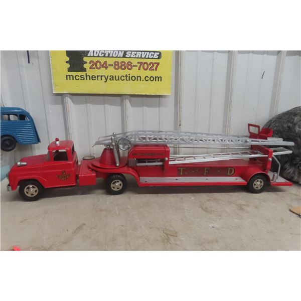 Tonka TFD No 5 Aerial Ladder Fire Truck 1950s Pressed Steel 30" Long With Box