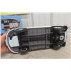 Image 9 : Sun Star 1958 Volkswagen Stakebed 1/12 Scale Die Cast With Box Limited Edition