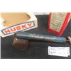 Image 4 : Husky Cardboard Carrier, 1-Gallon Motor Oil and 6-Insecticide Sprayer