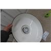 Image 7 : 2 Porcelain Light Fixtures – Base 16"