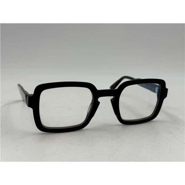 The Sir 612 Glasses