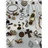 Image 5 : Assorted Jewelry & Miniature Magnifying Glass: Necklaces, Rings, Bracelets, & More