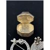 Image 3 : Silver Brooches & Pill Container (Damaged)