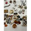 Image 5 : Assorted Jewelry: Necklaces, Rings, Bracelets, Earrings, Brooches