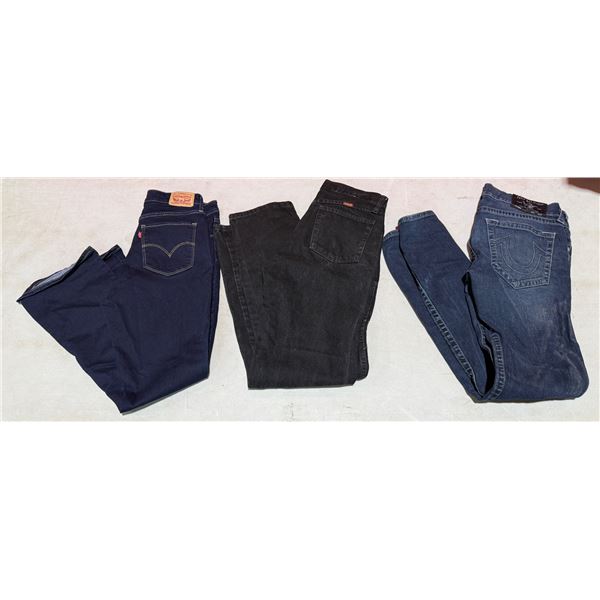 3 Pairs Of Jeans: Levi's, True Religion, & Other