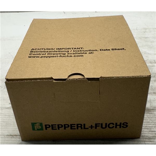 Pepperl+Fuchs #293431-100004 / PXV100-F200-B25-V1D Optical Reading Head