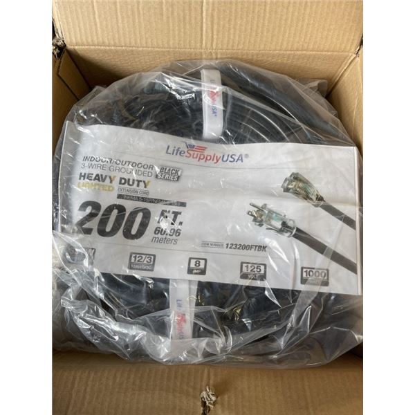 AS NEW INDOOR OUTDOOR 3 WIRED GROUNDED HEAVY DUTY 200FT 12AWG 8 AMP 125 VOLTS BLACK SERIES