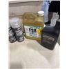 Image 3 : LOT OF 3 TOTES OF BRUSHES STARPS AND SHOP LIQUIDS
