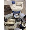 Image 5 : LOT OF 3 TOTES OF BRUSHES STARPS AND SHOP LIQUIDS