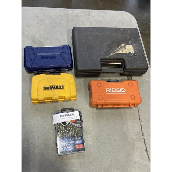 SOLDERING GUN AND 4 CONTAINERS OF BIT SETS