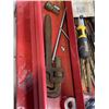Image 3 : TOOL BOX WITH ASSORTED HAND TOOLS