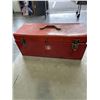 Image 5 : TOOL BOX WITH ASSORTED HAND TOOLS