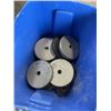 Image 4 : CURL AND TOTE OF WEIGHT PLATES