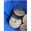 Image 5 : CURL AND TOTE OF WEIGHT PLATES