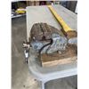 Image 3 : PICK AXE AND MOUNTED BENCH VISE