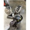 Image 4 : ANTIQUE GOLF CLUBS IN BAG