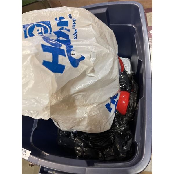RUBBERMAID TOTE OF HOUSEHOLD AND KITCHEN ITEMS