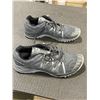 Image 3 : AS NEW WOMENS MIRRELL SIZE 9 SHOES