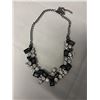 Image 1 : VINTAGE GLASS AND RHINESTONES NECKLACE