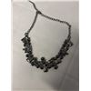 Image 2 : VINTAGE GLASS AND RHINESTONES NECKLACE