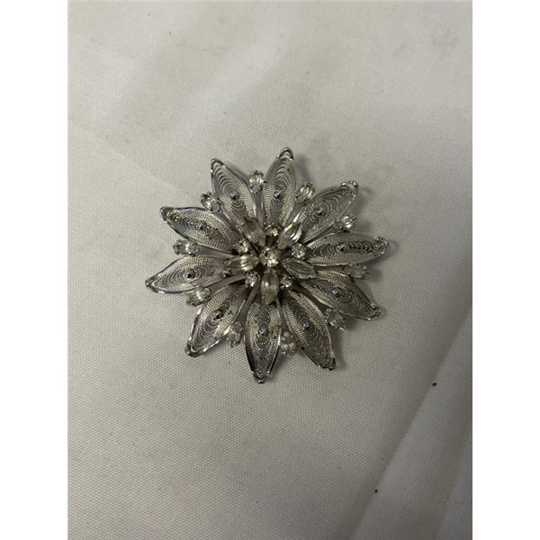 AM LEE STERLING SILVER BROOCH MARKED AM LEE STERLING, 2" DIAMETER