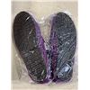 Image 4 : NEW CASE OF 15 PURPLE SETS OF SHOES SIZE 9-10