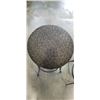Image 2 : 2 HEAVY SWIVEL BAR STOOLS