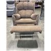 Image 2 : FABRIC RECLINER CHAIR