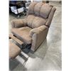 Image 4 : FABRIC RECLINER CHAIR