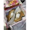 Image 4 : LOT OF 7 NEW PAIRS OF FLIP FLOPS AND OTHER SHOES