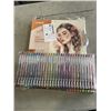 Image 1 : 120 NEW COLORED GEL PENS AND 72 OILY COLORED PENCILS