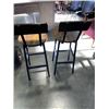Image 3 : 2 MATCHING BAR STOOLS