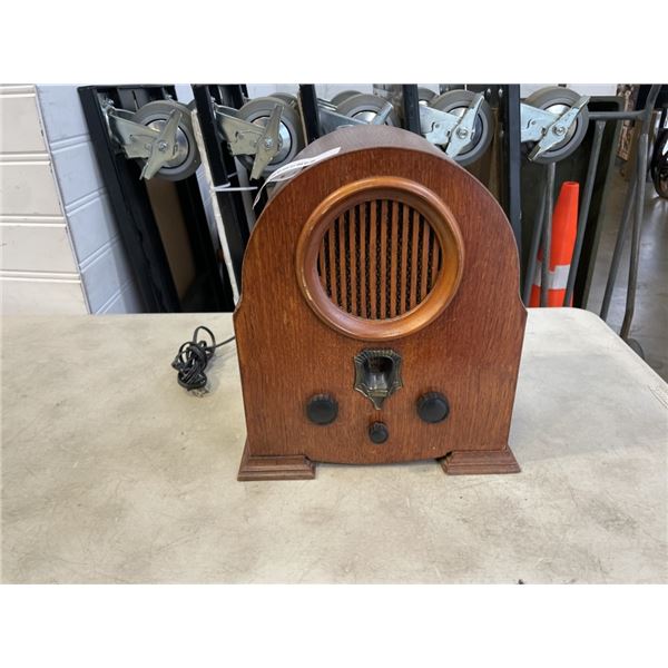 WOOD AM/FM TABLETOP RADIO