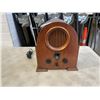 Image 1 : WOOD AM/FM TABLETOP RADIO