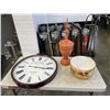 Image 1 : LARGE WALL CLOCK AND DECOR
